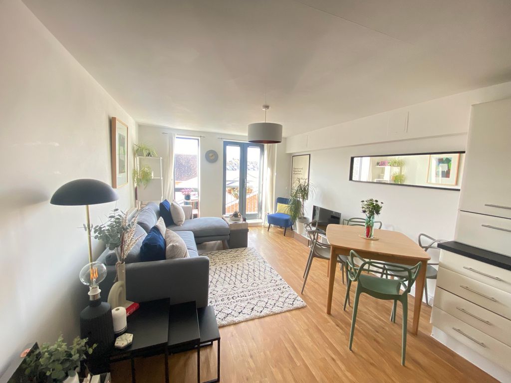 1 bed flat for sale in Tannoy Square, Lambeth, London SE27 Zoopla