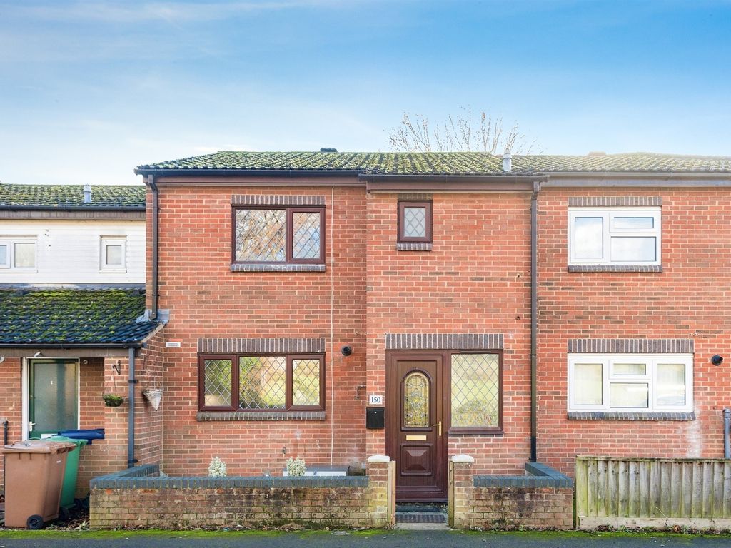 3 bed terraced house for sale in Barton Village Road, Headington