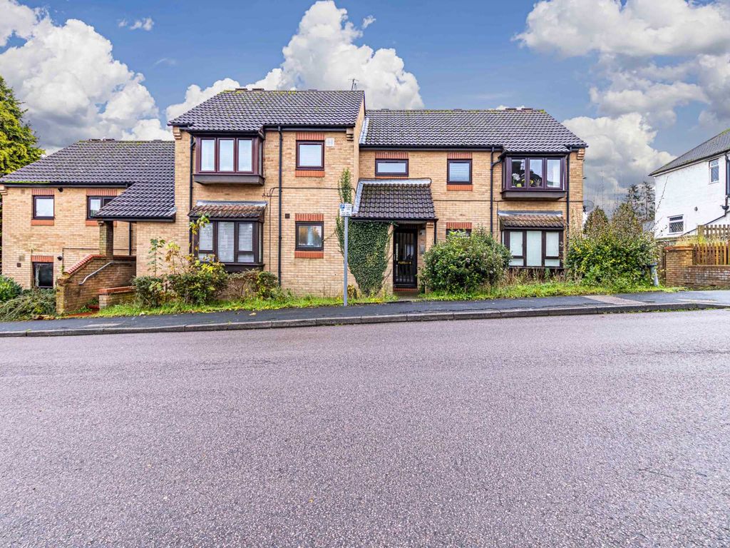 1 bed flat to rent in Moorside, Stratford Way, Hemel Hempstead HP3, £
