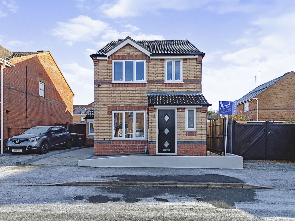 4 bed detached house for sale in The Headstocks, Huthwaite, SuttonIn