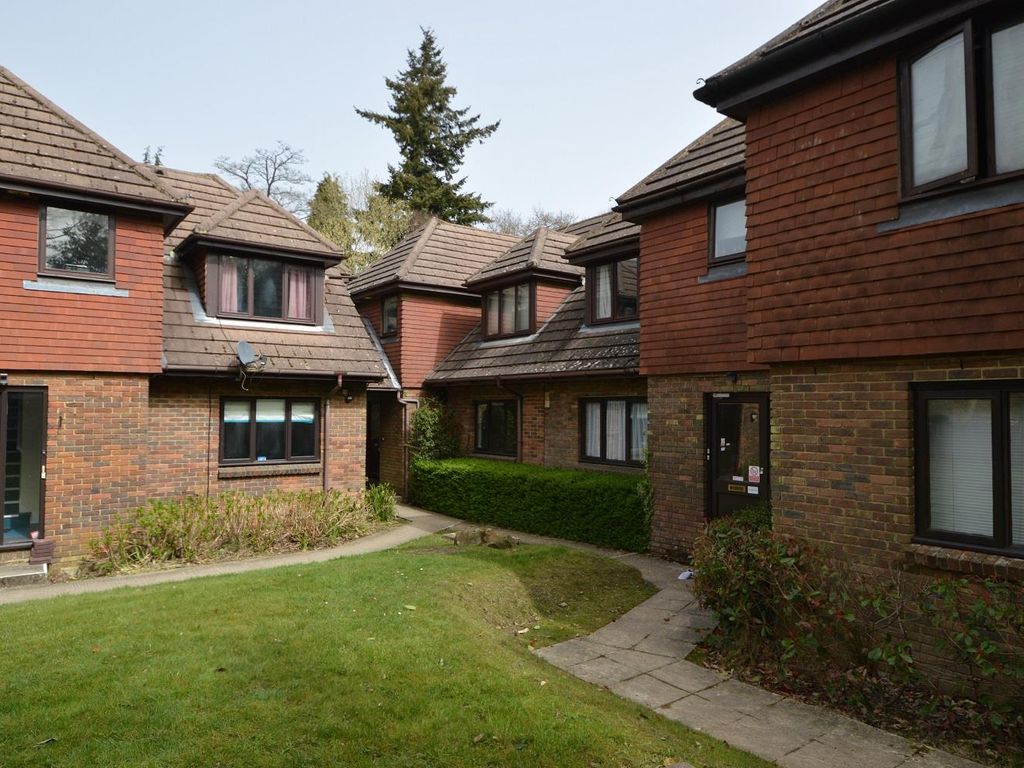 1 bed flat for sale in Beacon Road, Crowborough TN6, £170,000 Zoopla