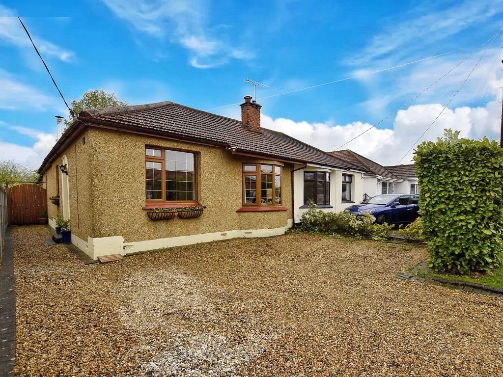 3 bed semidetached bungalow for sale in Central Avenue, Corringham