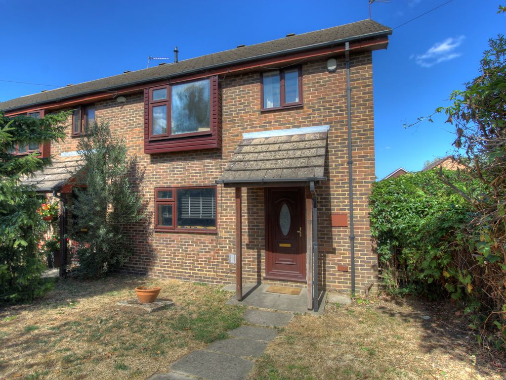 4 bed end terrace house for sale in Windsor Road, Bray, Maidenhead SL6