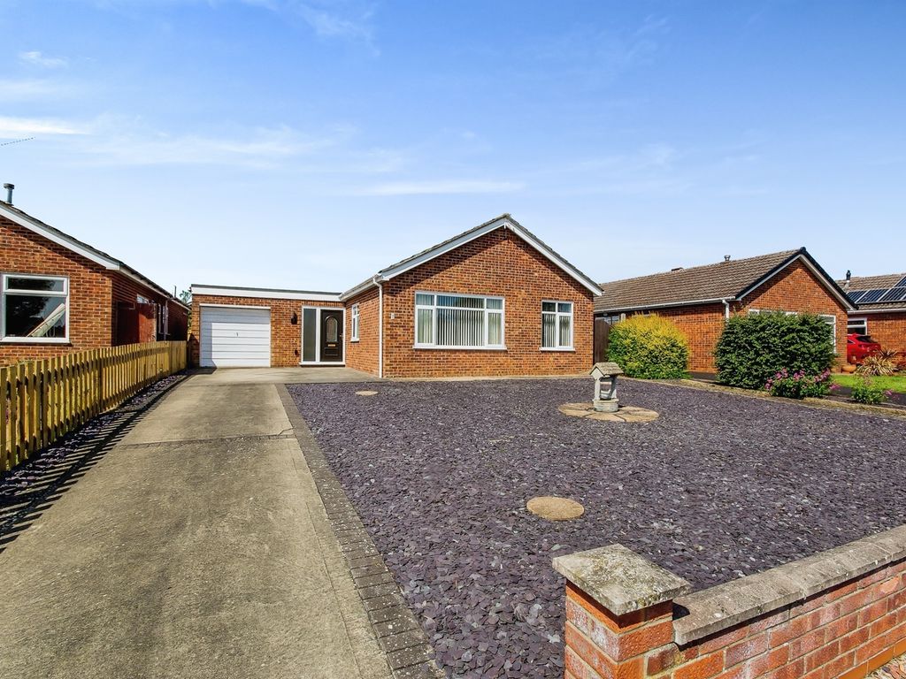 3 bed detached bungalow for sale in Kirkdale Close, Leasingham