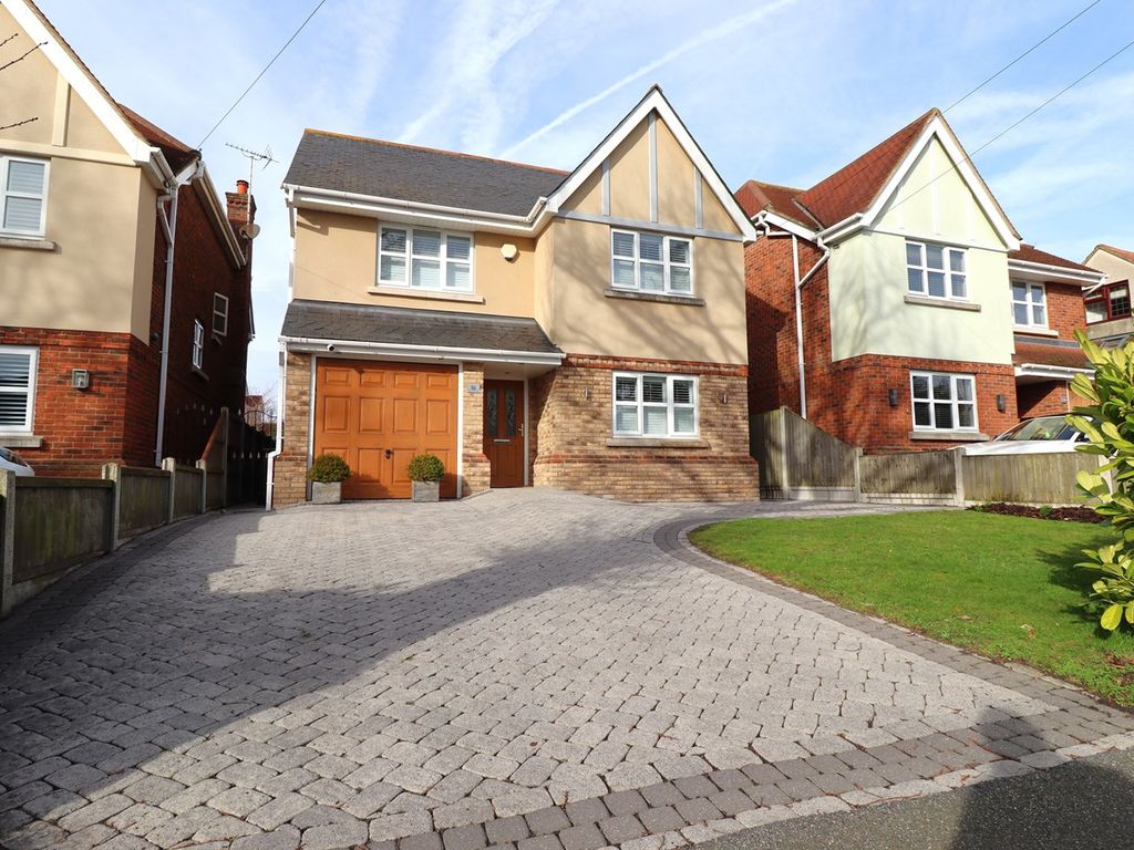 5 bed detached house for sale in White House Chase, Rayleigh SS6, £