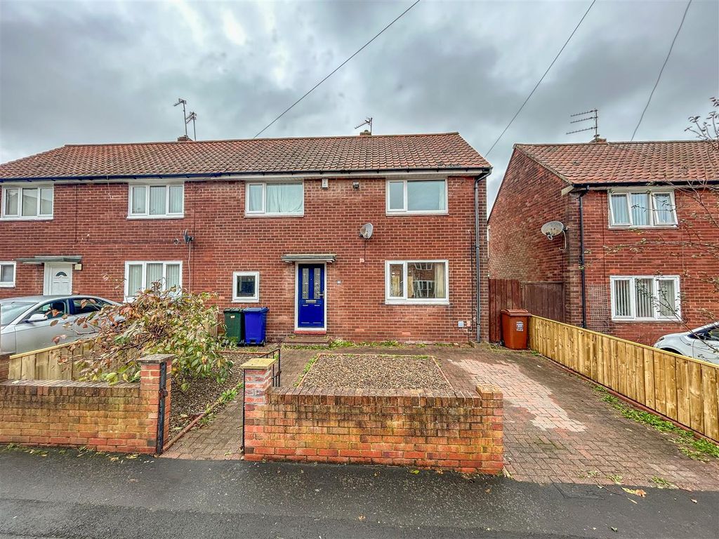 3 bed semidetached house for sale in Trowbridge Way, Kenton, Newcastle
