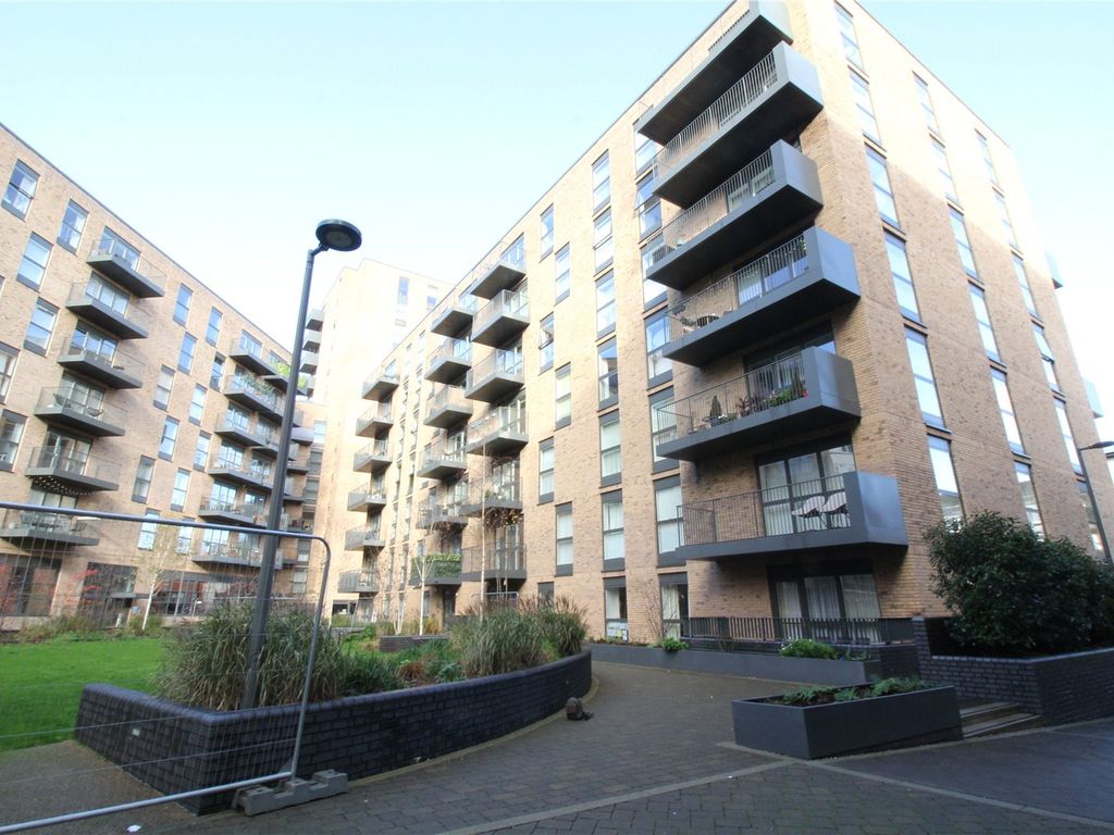 3 bed flat to rent in Lyon Road, Harrow HA1 Zoopla