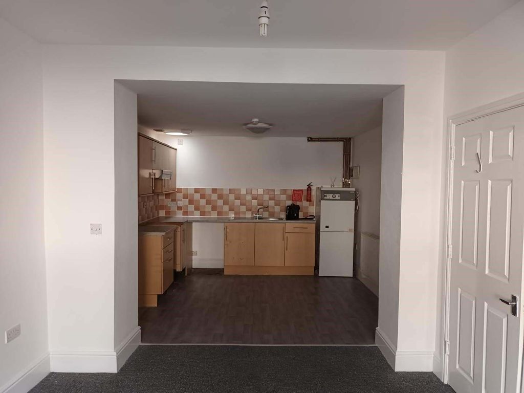 2 bed flat to rent in 49 Laws Street, Pembroke Dock, Pembrokeshire SA72