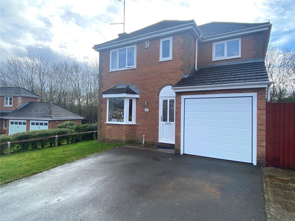 4 bed detached house for sale in Gainsborough Way, Daventry