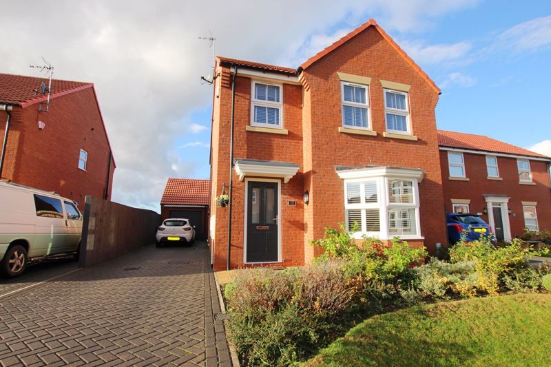 4 bed detached house for sale in Heale Drive, Immingham DN40, £268,000