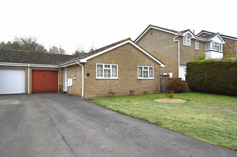 2 bed bungalow for sale in Furlong Close, Midsomer Norton, Radstock BA3
