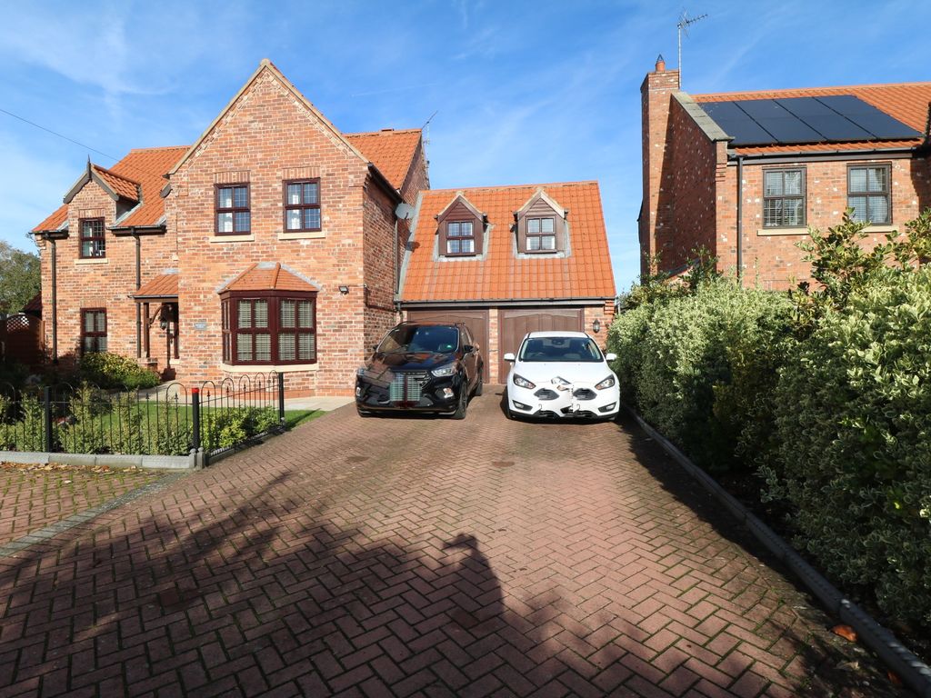4 bed detached house for sale in Willow Grange, Haxey, Doncaster DN9