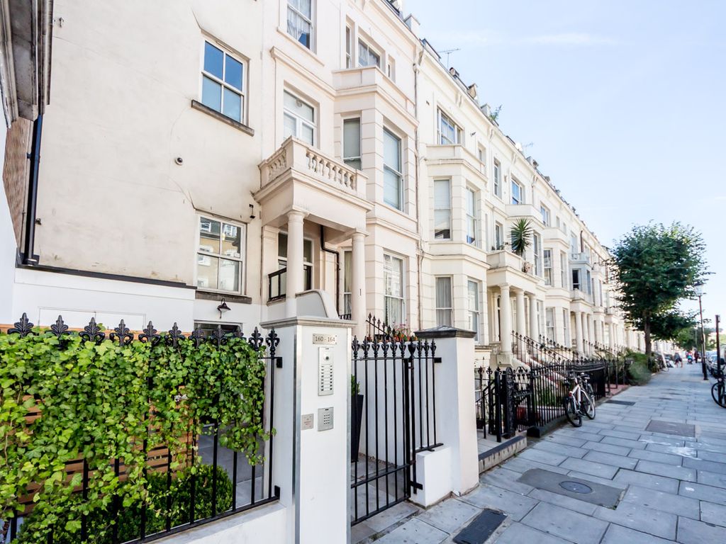 1 bed flat to rent in 160164 Earls Court Road, London SW5, £2,000 pcm