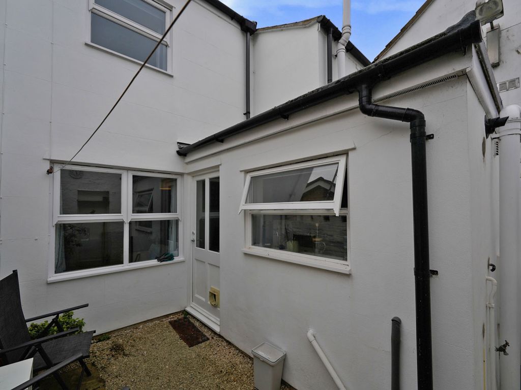 2 bed terraced house for sale in Park Street, Cheltenham GL50 Zoopla