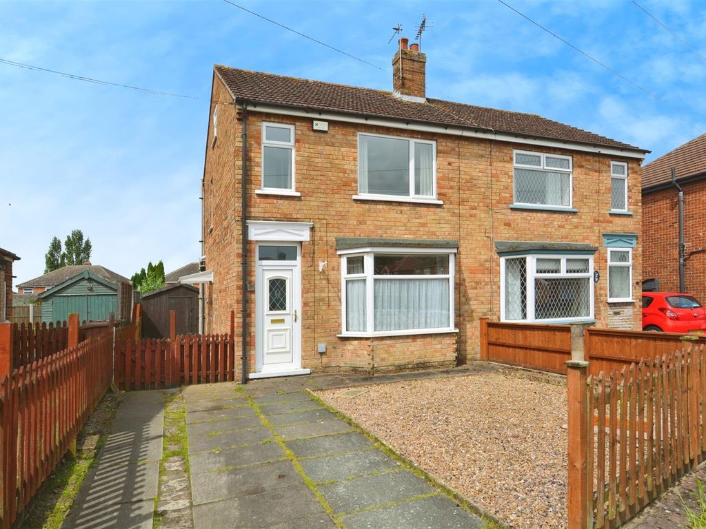 3 bed semidetached house for sale in Dewsbury Avenue, Scunthorpe DN15