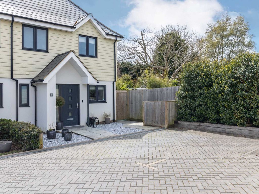 4 bed semidetached house for sale in Comptons Mead, Horsham RH13 Zoopla