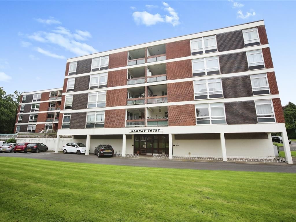 2 bed flat to rent in Chelmscote Road, Solihull B92, £1,100 pcm Zoopla