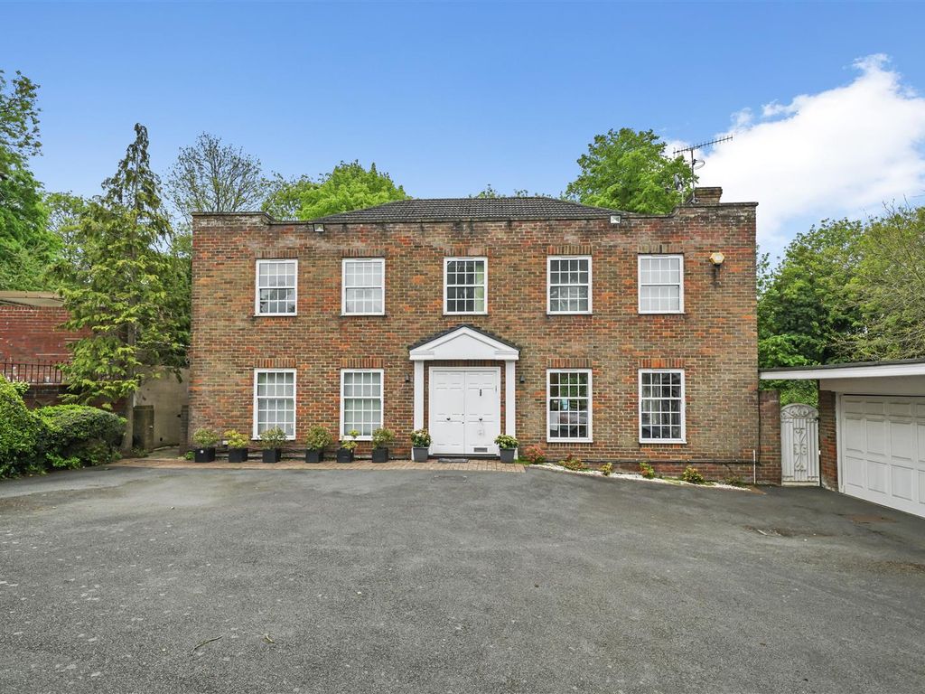 5 bed property for sale in Way, HarrowOnTheHill, Harrow HA1