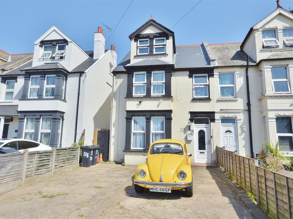 5 bed semidetached house for sale in Wellesley Road, ClactonOnSea