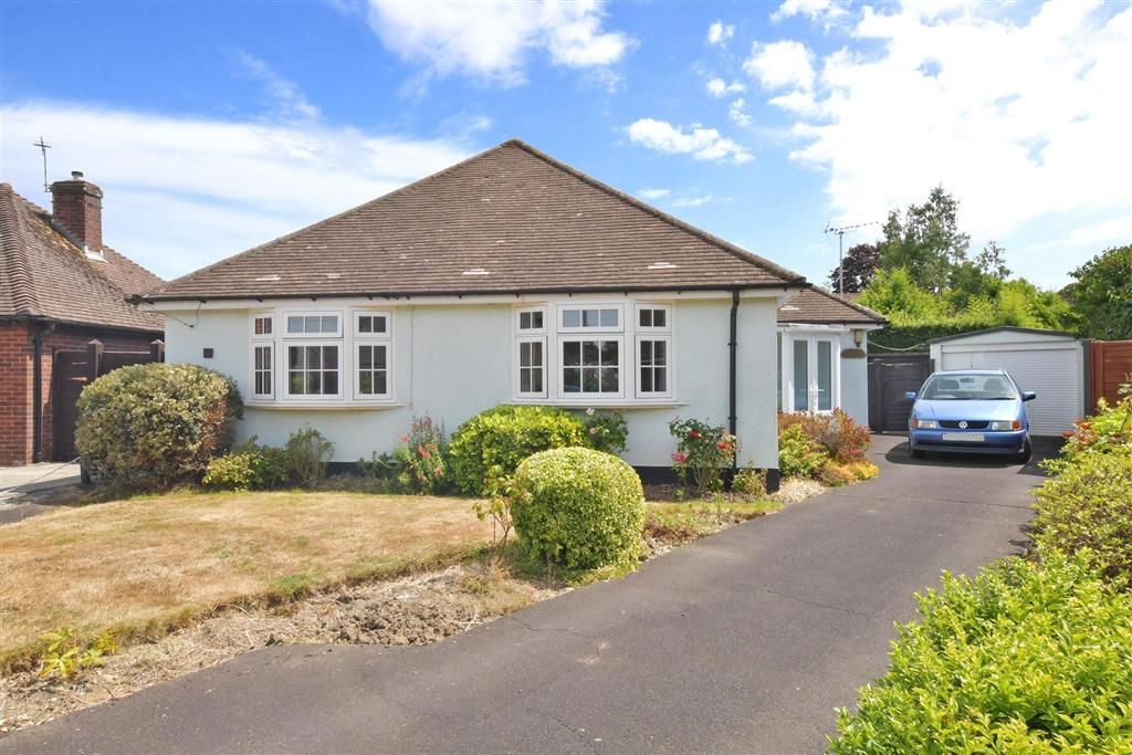 3 bed detached bungalow for sale in Ashburnham Close, Chichester, West Sussex PO19 Zoopla