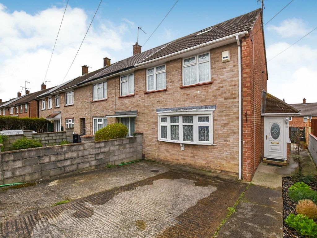 2 bed end terrace house for sale in Shortwood Road, Bristol BS13, £