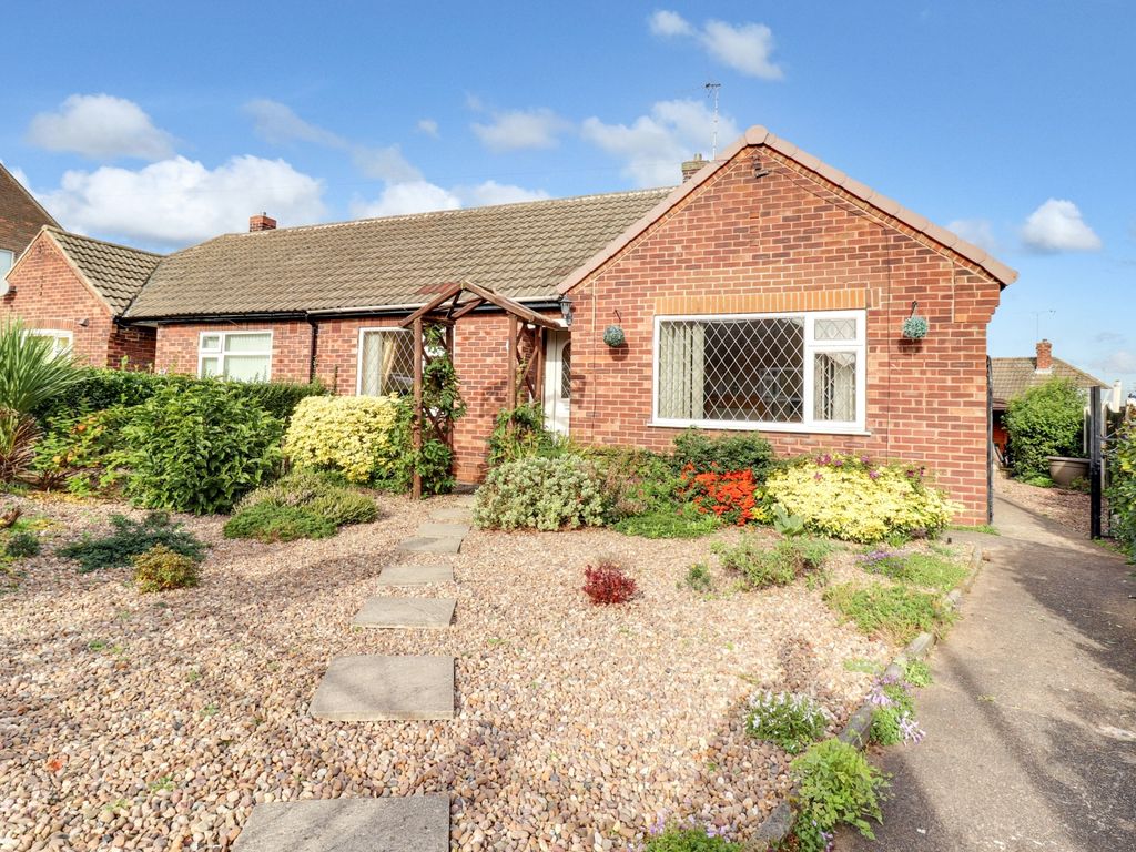 2 bed semidetached bungalow for sale in Moortop Drive, Hemsworth