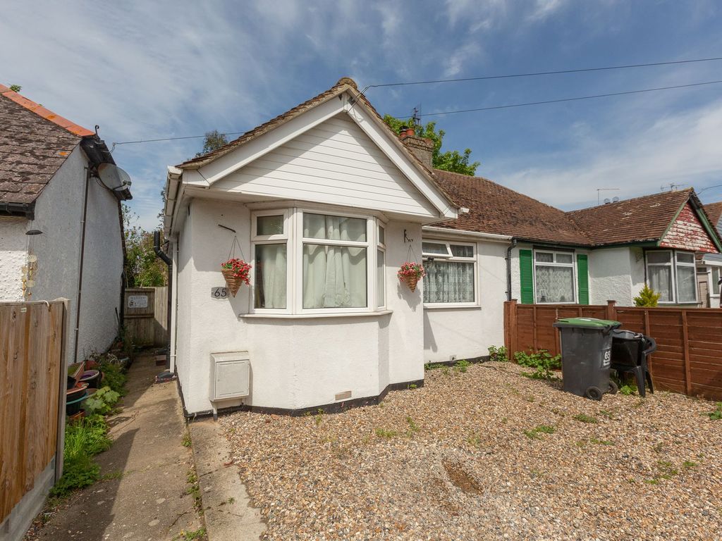 2 bed semidetached bungalow for sale in Greenhill Gardens, Herne Bay