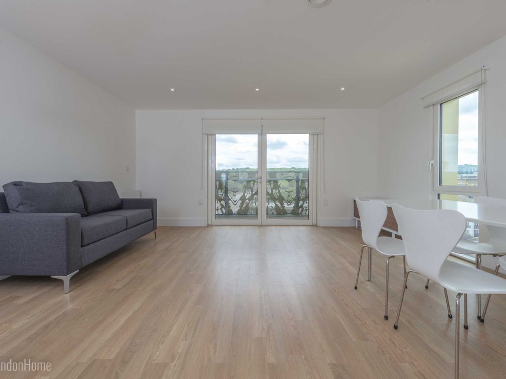 2 bed flat to rent in Tilston Bright Square, London SE2, £1,800 pcm