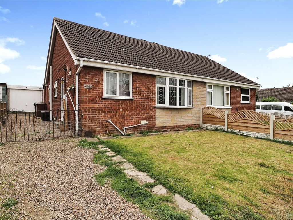 3 bed bungalow for sale in Hollingthorpe Avenue, Hall Green, Wakefield