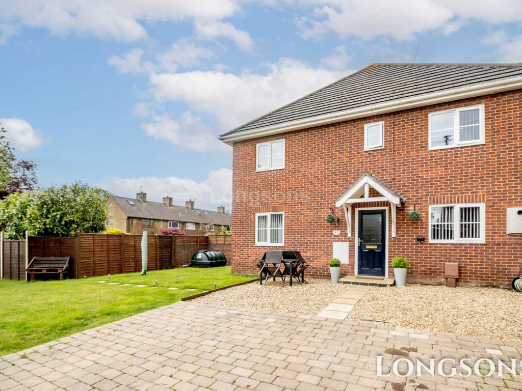 3 bed semidetached house for sale in Halton Road, Watton IP25 Zoopla