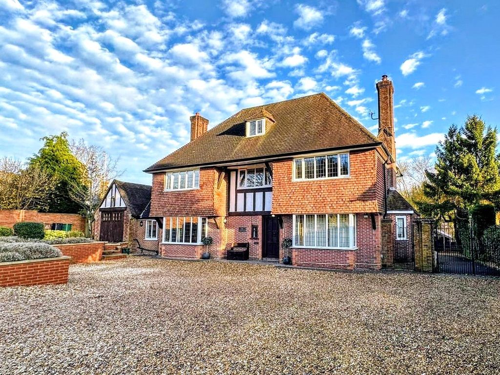 5 bed detached house for sale in Church Hill, Merstham, Surrey RH1, £