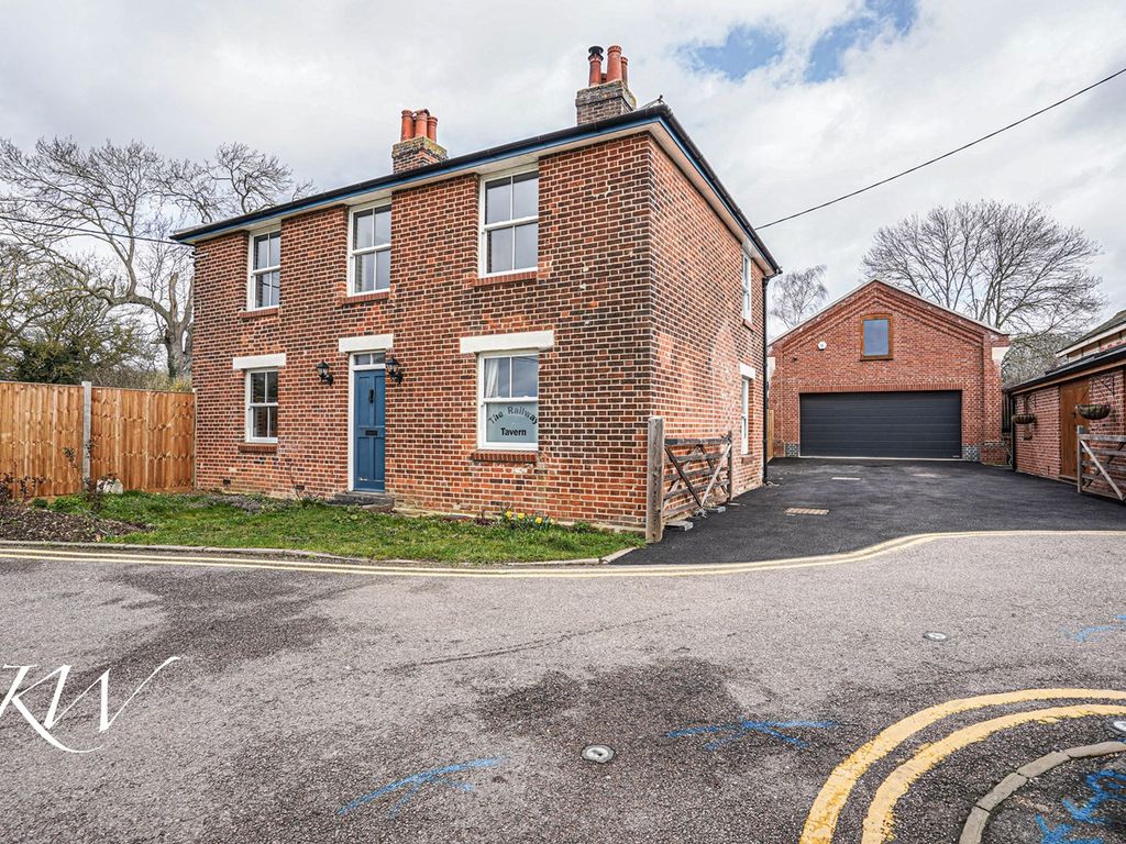 4 bed detached house for sale in Station Road, Wakes Colne, Colchester