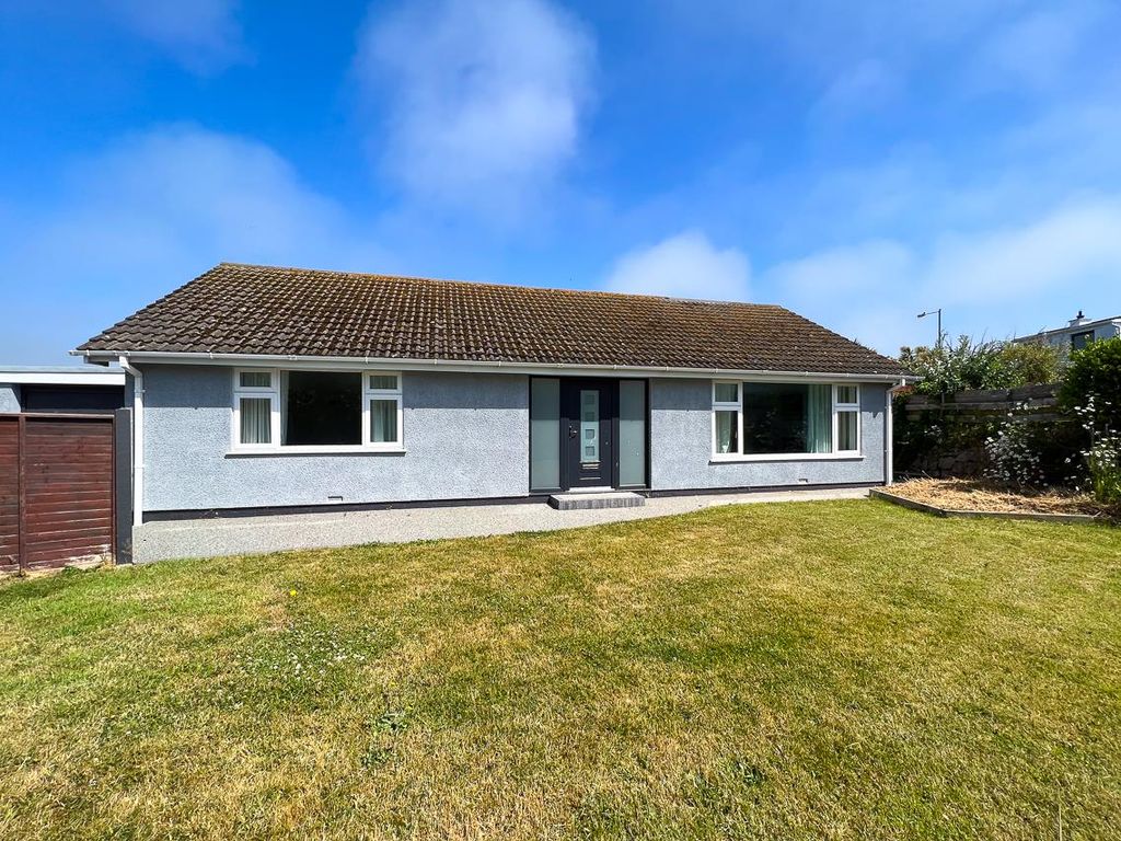 2 bed detached bungalow to rent in Farrants Park, Farrants Way