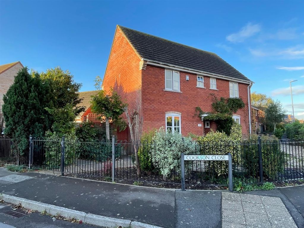 4 bed detached house for sale in Cookson Close, BurnhamOnSea TA8, £