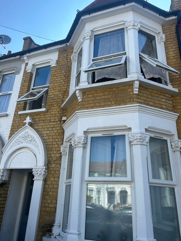 2 bed flat to rent in Beresford Road, London N8, £1,600 pcm Zoopla
