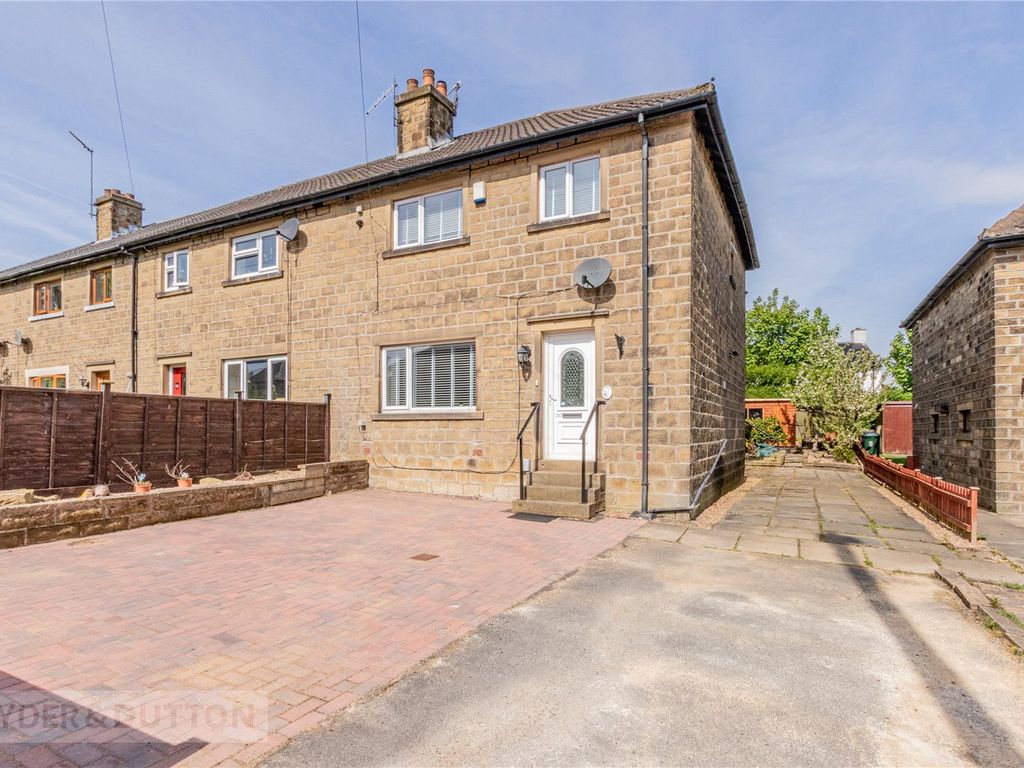3 bed end terrace house for sale in The Lodge, Linthwaite, Huddersfield