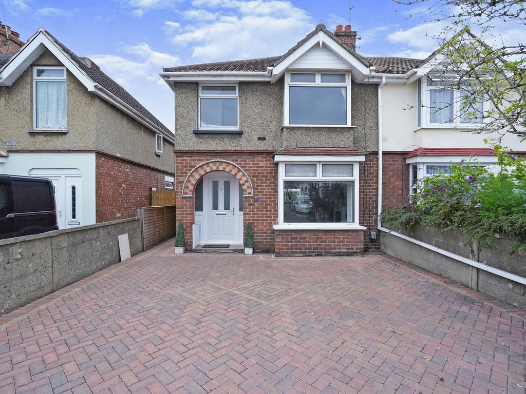 3 bed semidetached house for sale in Copse Avenue, Swindon SN1 Zoopla