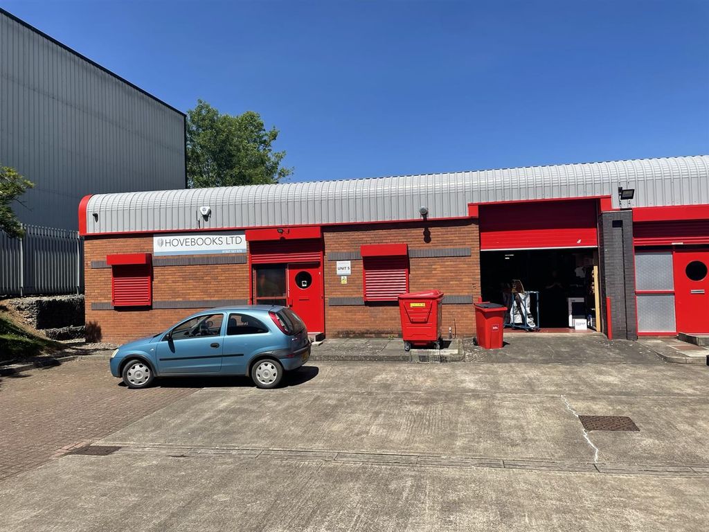 Light industrial to let in Unit 5 Little Road, Park Farm