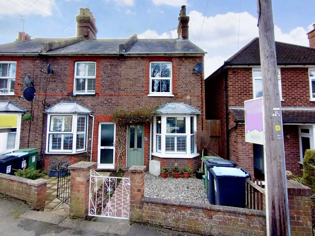 2 bed end terrace house for sale in Crescent Road, Old Town HP2, £