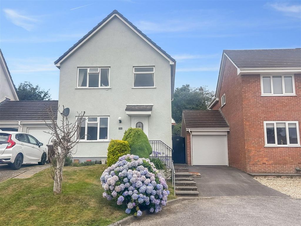 3 bed link detached house for sale in Boscundle Avenue, Swanpool