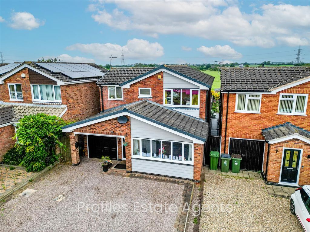 4 bed detached house for sale in Tansey Crescent, Stoney Stanton