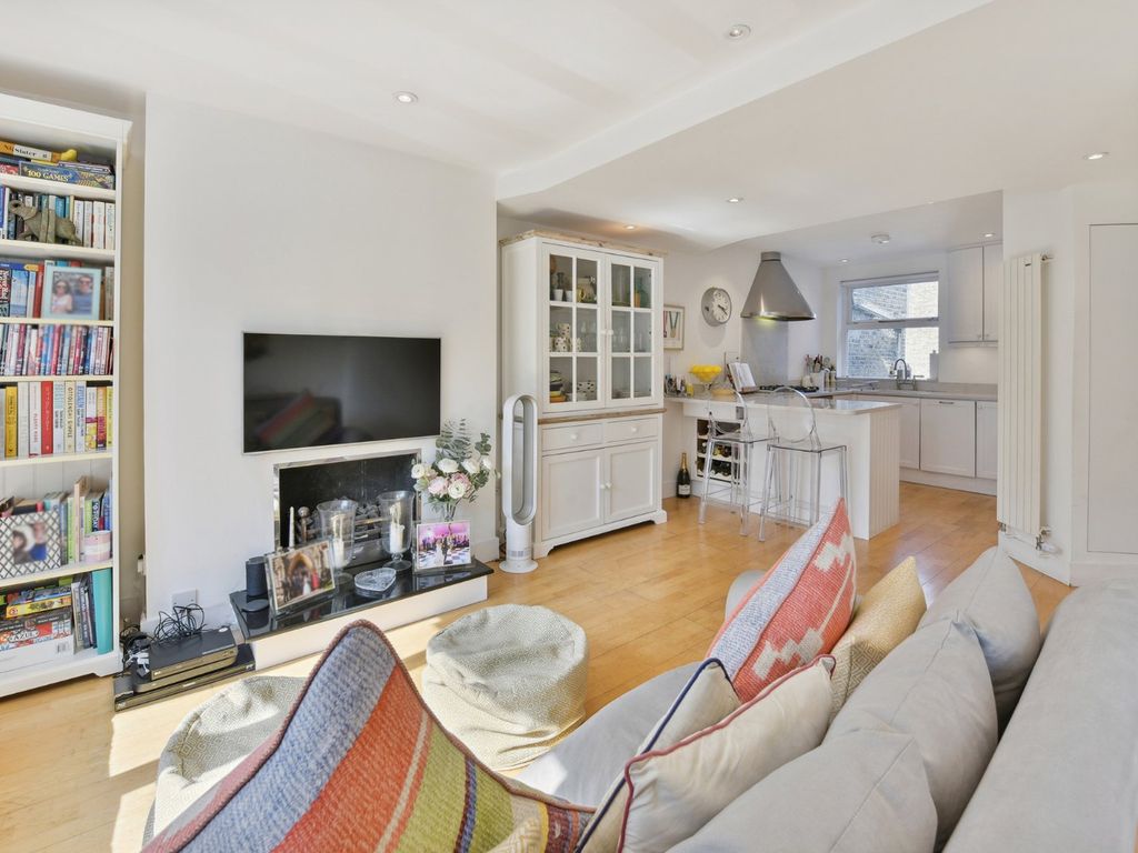 Pursers Cross Road, London SW6  