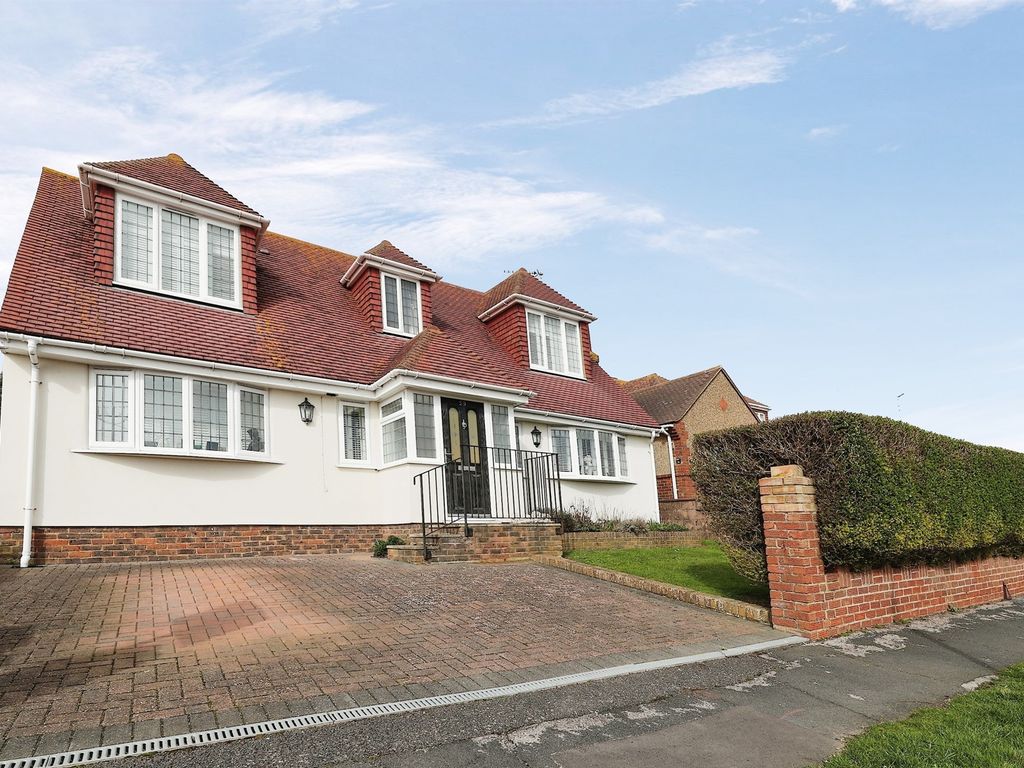 4 bed detached house for sale in Oaklands Avenue, Saltdean, Brighton