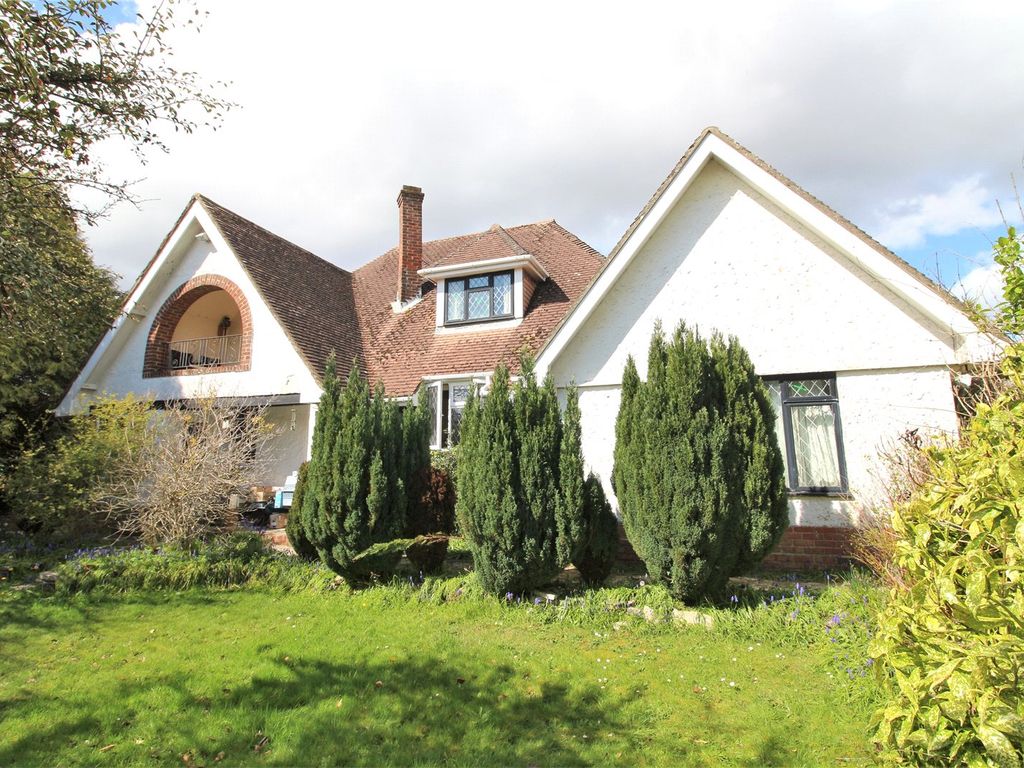 4 bed detached house for sale in High Ridge Crescent, New Milton