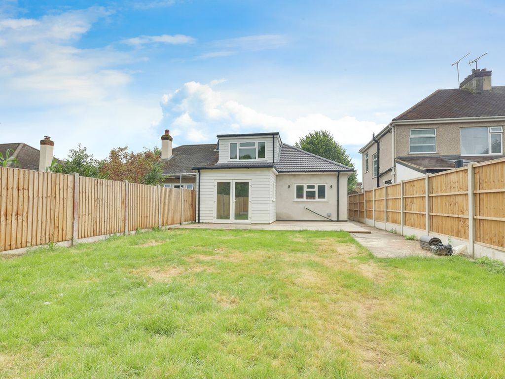 3 bed semidetached house for sale in Keith Way, SouthendOnSea SS2, £