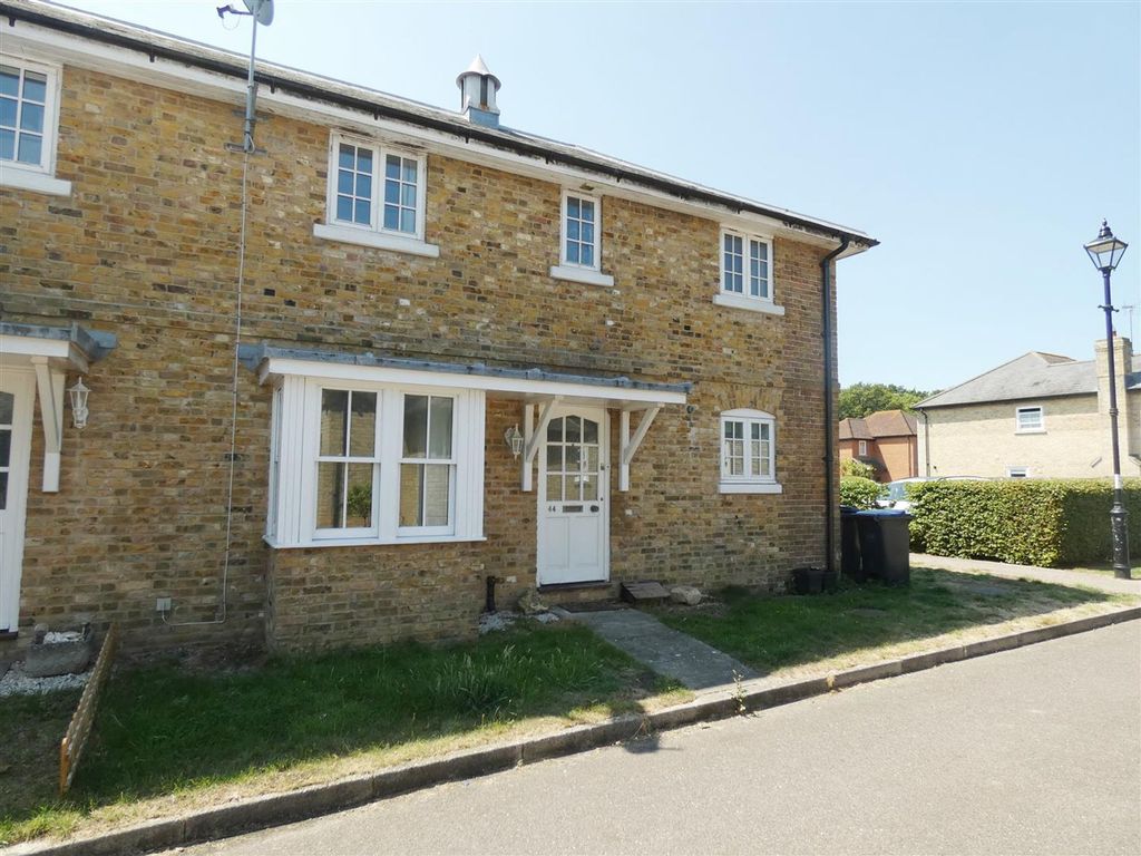 3 bed property to rent in Swallow Court, Herne Common CT6, £1,200 pcm