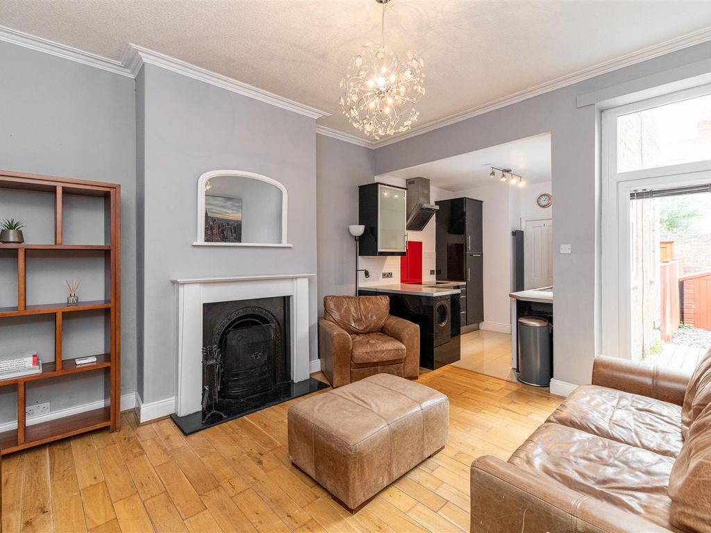 2 bed flat to rent in Newlands Road, High West Jesmond, Newcastle Upon