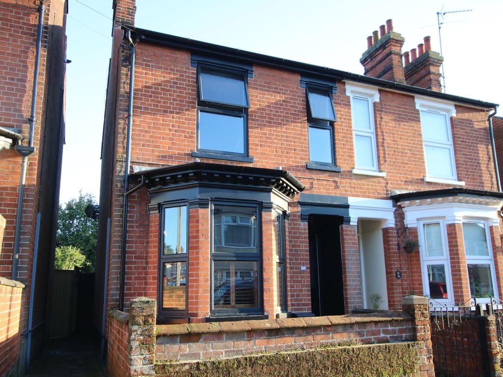 3 bed semidetached house for sale in Sherrington Road, Ipswich