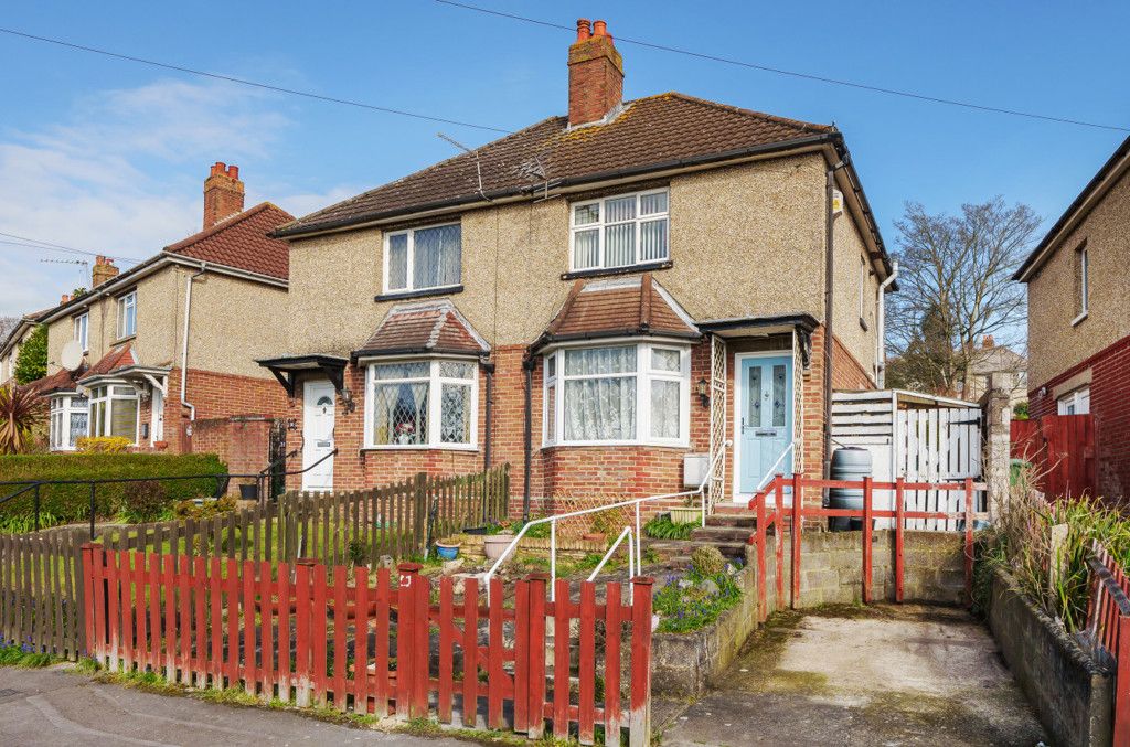 2 bed semidetached house for sale in Laburnum Road, Southampton