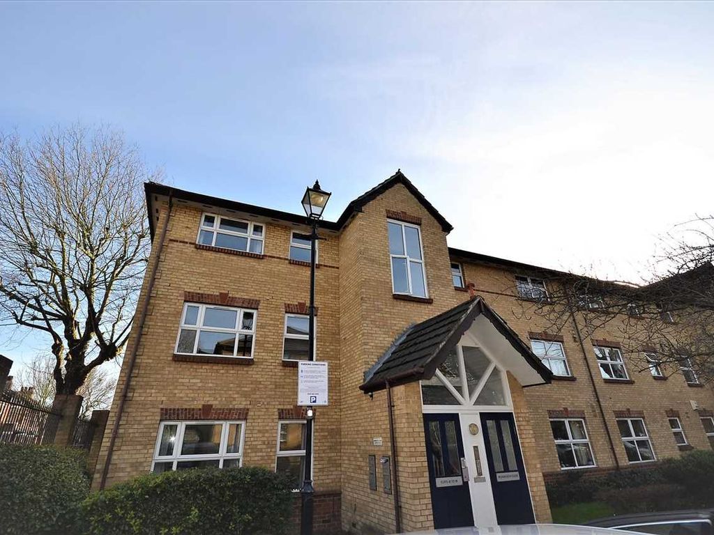 Monmouth Close, London W4